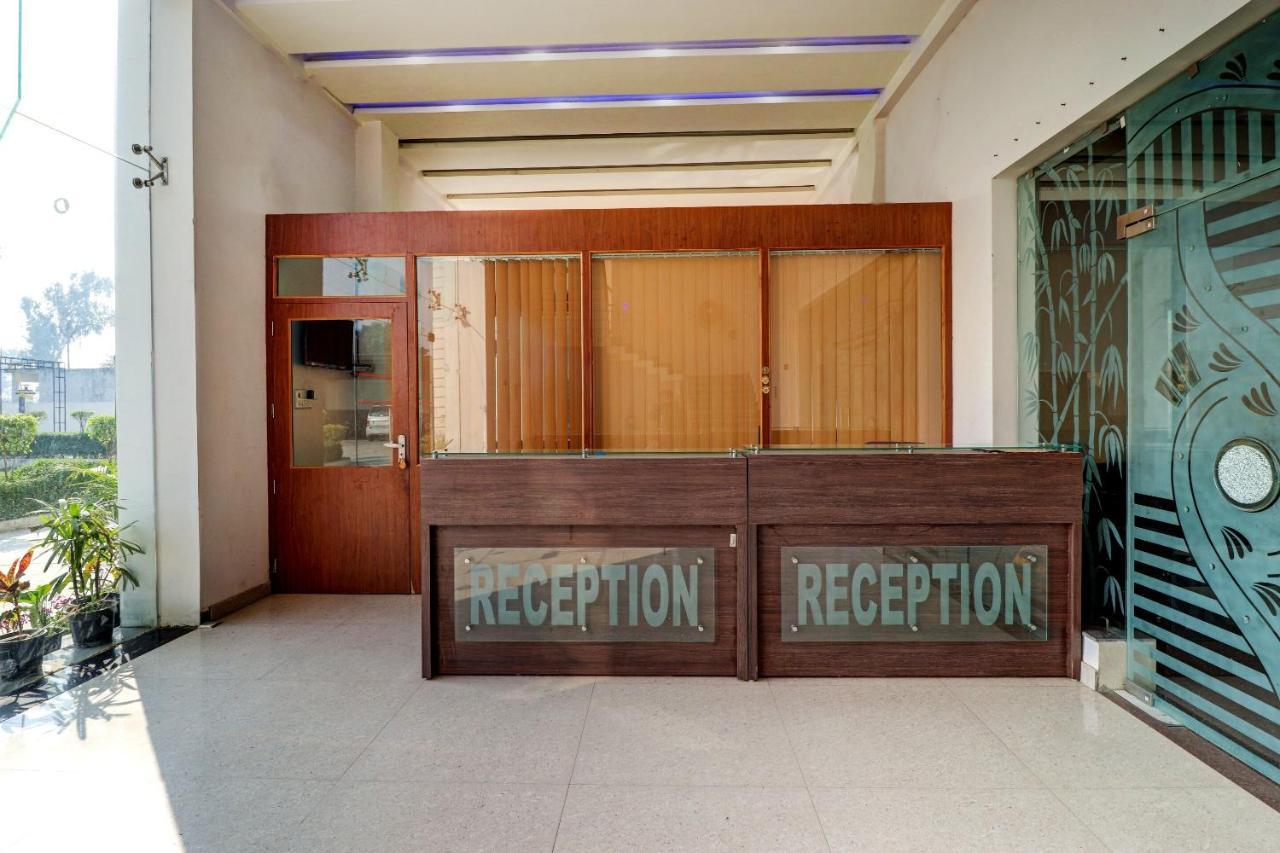 Oyo 72429 New Abhinandan Hotel Amroha Екстериор снимка
