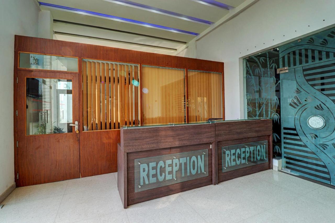 Oyo 72429 New Abhinandan Hotel Amroha Екстериор снимка